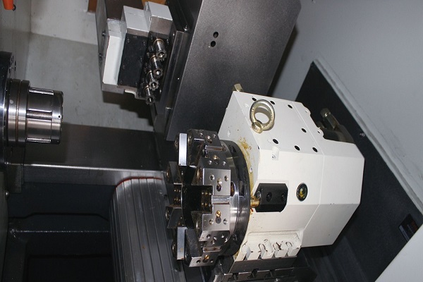 Hydralic Turret+Cross Drilling Device